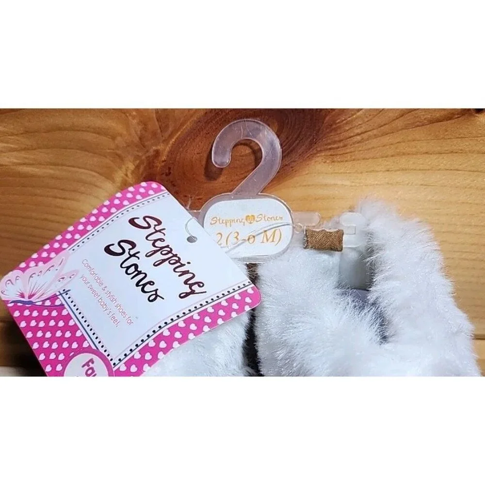 Infants Booties Size 2 (3-6 Months ) Faux Fur Slight Defect